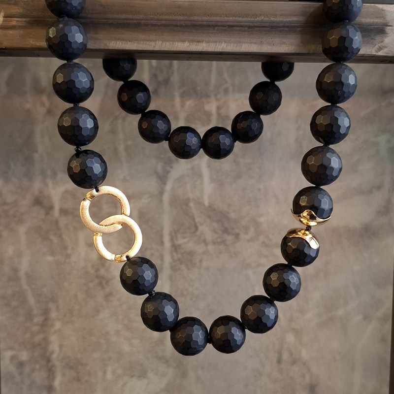 κολιε μαυρο 1